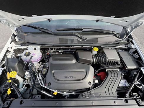New 2026 Chrysler Pacifica Select AWD/4WD image 13
