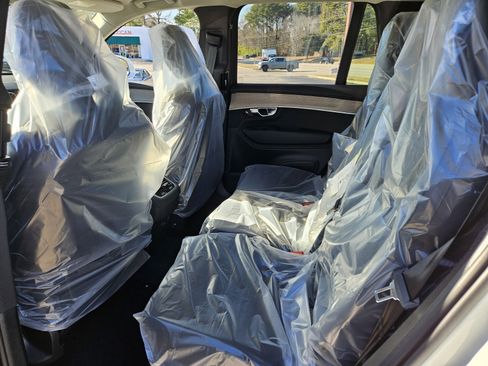 New 2026 Volvo XC90 B6 Plus w/ Protection Package Premier image 10