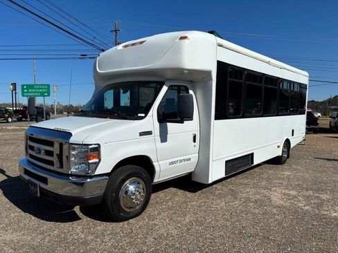 Used 2017 Ford E-450 and Econoline 450 Super Duty w/ Shuttle Bus Prep Package image 1