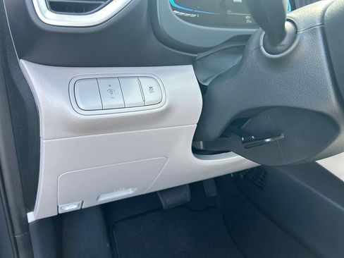 New 2026 Hyundai Venue SEL FWD image 16