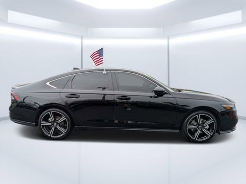Used 2024 Honda Accord Sport image 2