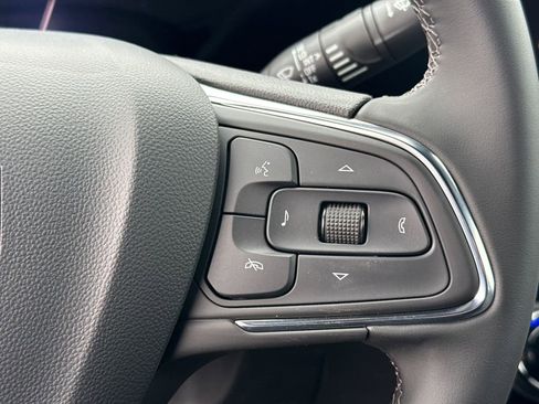 New 2026 Buick Envista Sport Touring FWD image 19