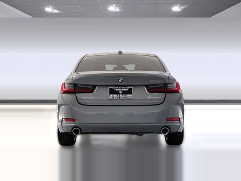 Used 2023 BMW 330i Sedan w/ Driving Assistance Package image 9