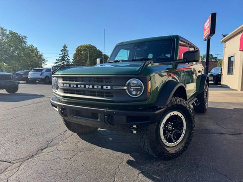Used 2023 Ford Bronco Black Diamond w/ Sasquatch Package AWD/4WD image 2