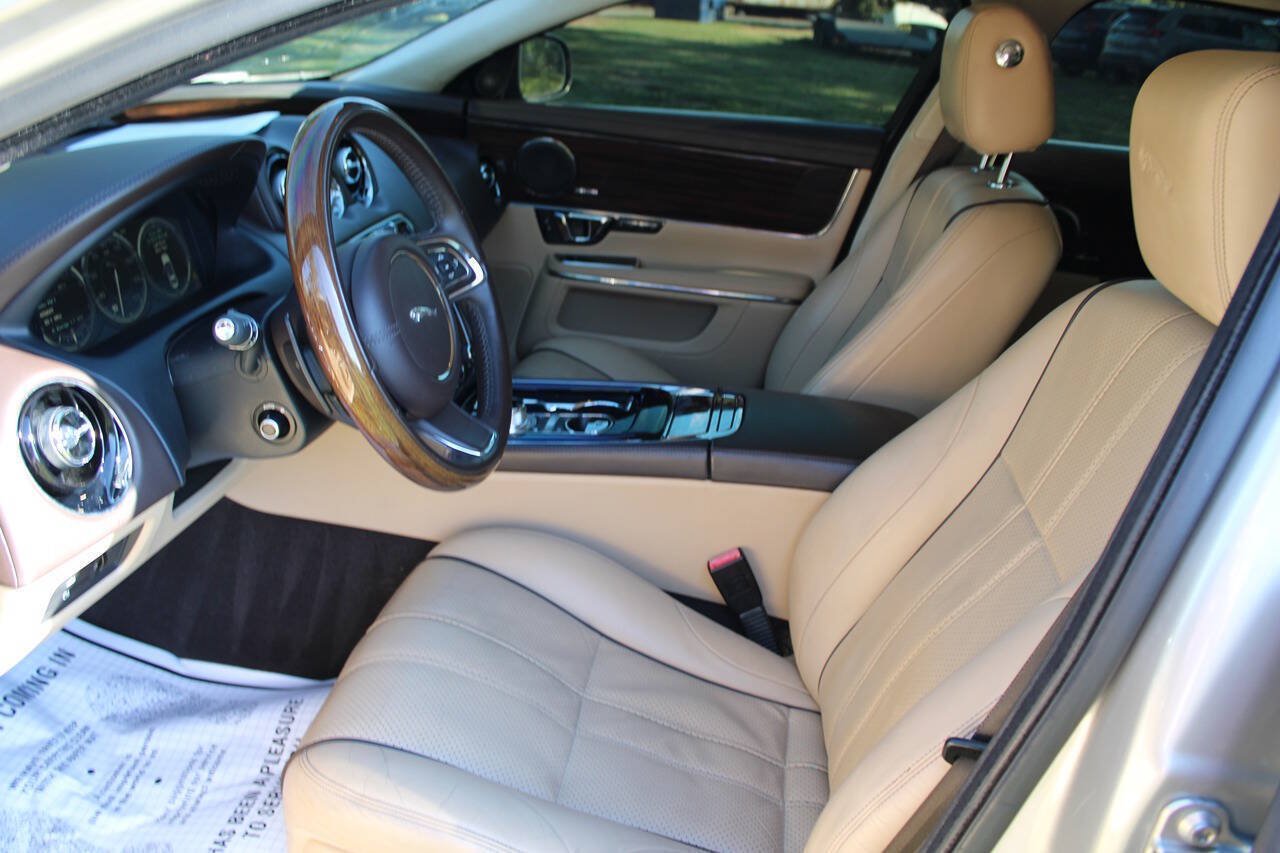 Used 2014 Jaguar XJ L Portfolio RWD image 21