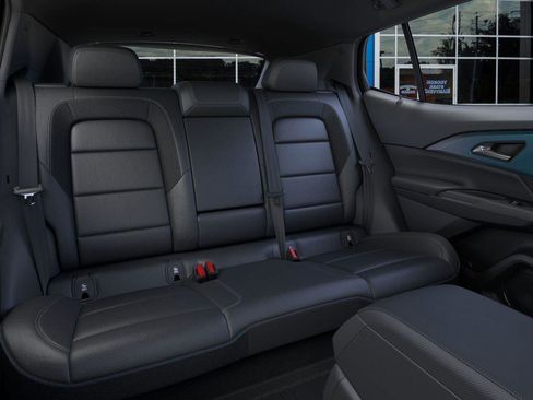 New 2026 Chevrolet Equinox EV LT image 17