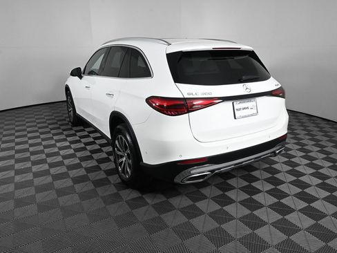 Used 2026 Mercedes-Benz GLC 300 4MATIC image 4