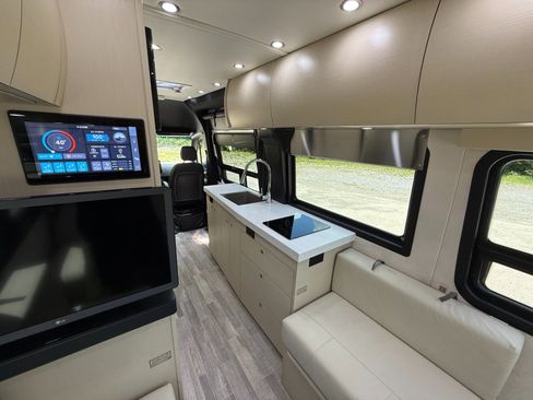 Used 2022 Mercedes-Benz Sprinter 3500 image 59