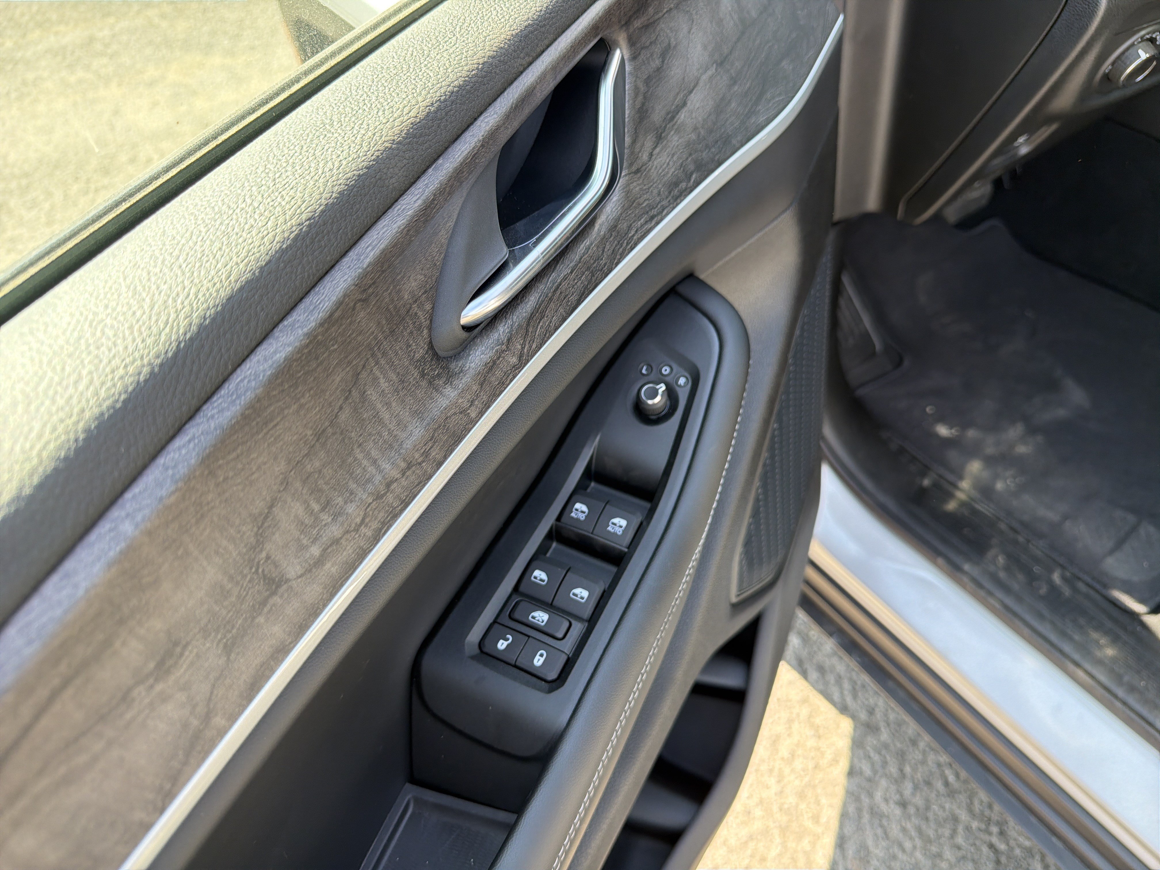New 2026 Jeep Grand Cherokee Altitude AWD/4WD image 15