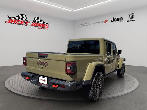 Used 2025 Jeep Gladiator Mojave AWD/4WD image 11