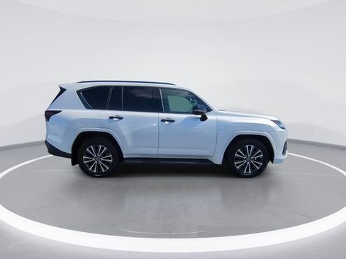 Used 2024 Lexus LX 600 4WD w/ Appearance Package image 9