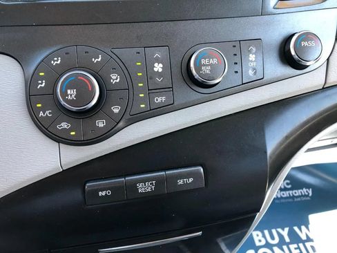 Used 2012 Toyota Sienna LE FWD image 20