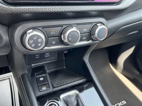 Used 2023 Nissan Kicks SV FWD image 19