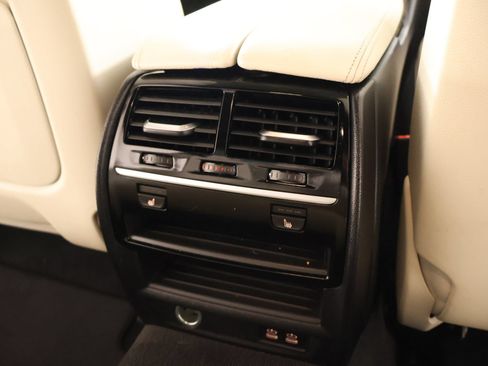 Used 2020 BMW 530i xDrive w/ Premium Package AWD/4WD image 16