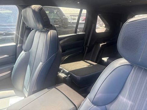 Used 2025 Cadillac Escalade IQ Luxury 2 w/ LPO, Premium Carpet Package AWD/4WD image 10