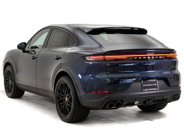 Certified 2026 Porsche Cayenne Coupe AWD/4WD image 3
