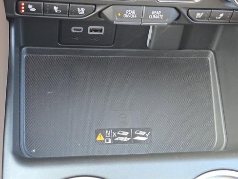 Used 2024 Chevrolet Tahoe High Country w/ Premium Package 2 image 20