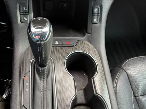 Used 2018 GMC Acadia SLT image 29