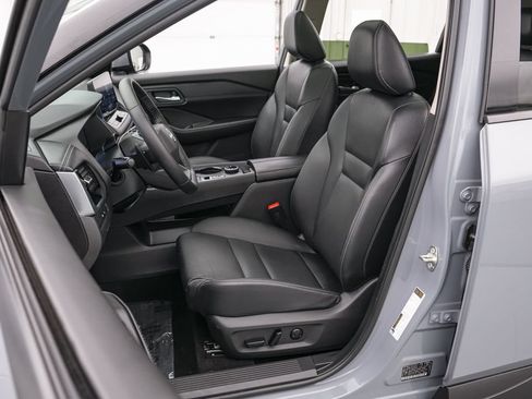 Used 2025 Nissan Rogue SL w/ Tech Package AWD/4WD image 11