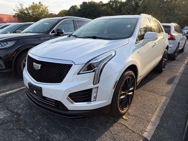 Used 2023 Cadillac XT5 Sportv w/ Technology Package AWD/4WD image 3