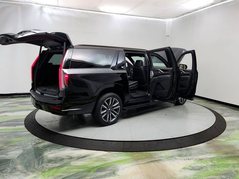 Used 2022 Cadillac Escalade ESV Sport w/ Touring Package AWD/4WD image 11