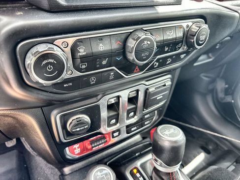 Used 2019 Jeep Wrangler Rubicon AWD/4WD image 27