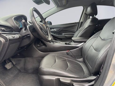Used 2017 Chevrolet Volt Premier w/ Driver Confidence II Package image 9
