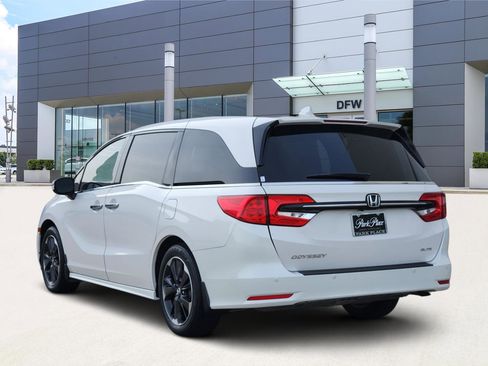Used 2023 Honda Odyssey Elite image 4