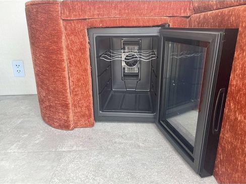 Used 2024 Mercedes-Benz Sprinter 2500 image 37