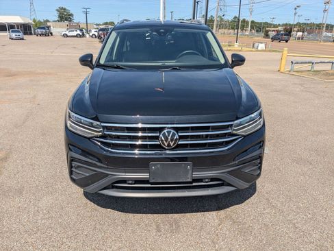 Used 2024 Volkswagen Tiguan SE image 9