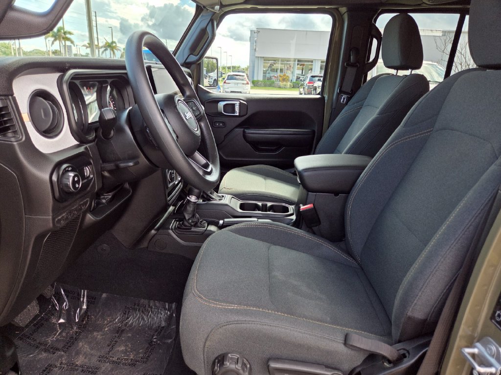 Used 2025 Jeep Gladiator Sport AWD/4WD image 27