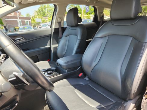 Used 2023 Kia Sportage EX w/ EX Premium Package AWD/4WD image 7