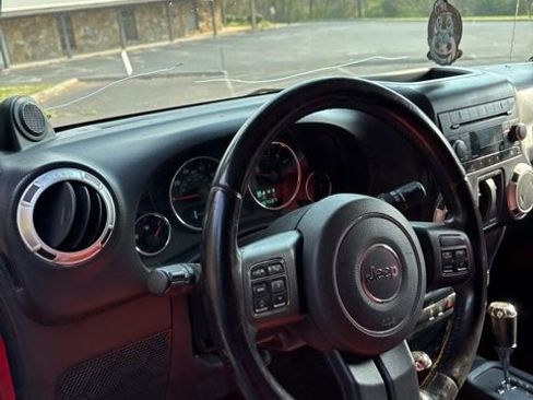 Used 2012 Jeep Wrangler Sahara w/ Connectivity Group image 13