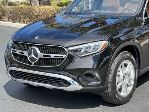 Used 2023 Mercedes-Benz GLC 300 4MATIC w/ Exclusive Trim Package image 55