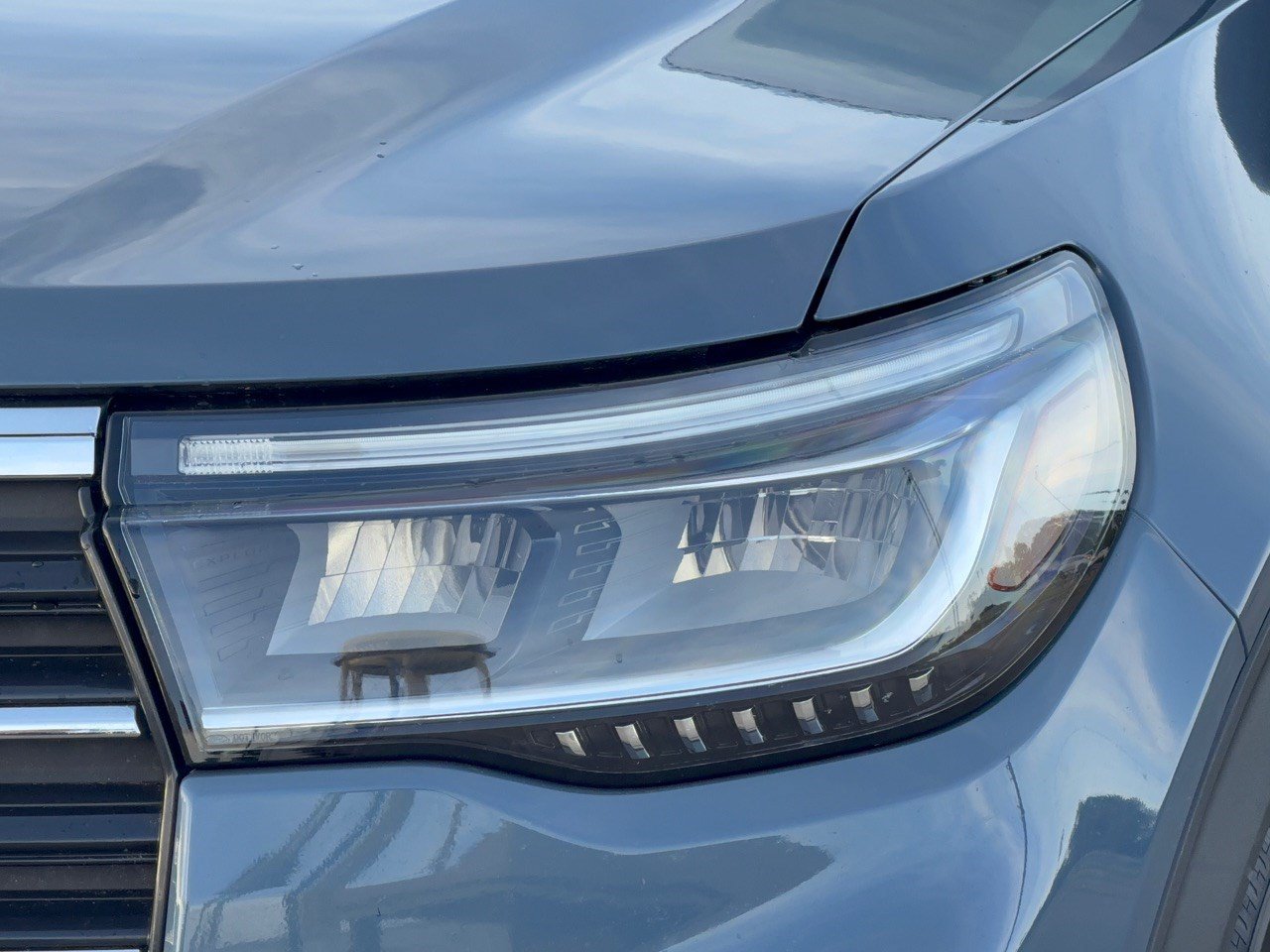 Used 2025 Ford Explorer Active RWD image 12