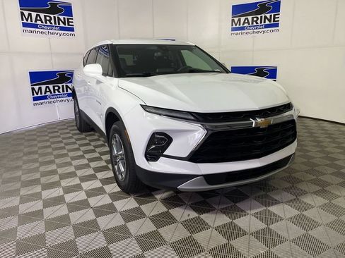 Used 2023 Chevrolet Blazer LT FWD image 1