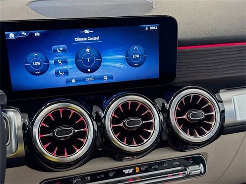 Certified 2025 Mercedes-Benz GLB 250 4MATIC image 15