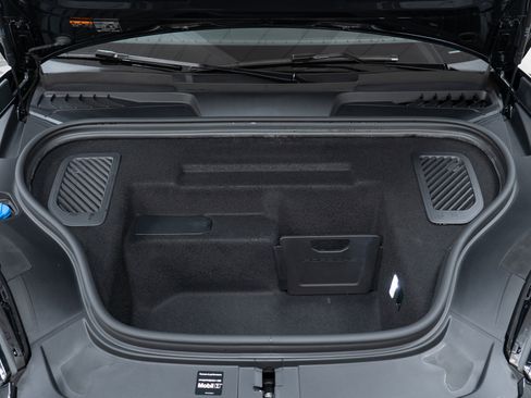 New 2026 Porsche Macan GTS Electric image 12