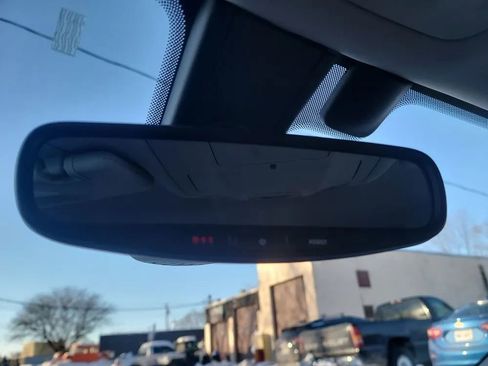 Used 2017 Chrysler Pacifica Touring-L Plus FWD image 20