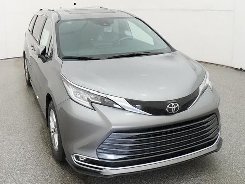 New 2026 Toyota Sienna Limited FWD image 14
