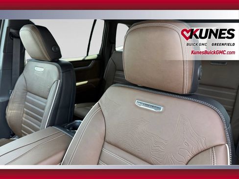 New 2027 GMC Acadia Denali Ultimate w/ LPO, Floor Liner Package AWD/4WD image 17