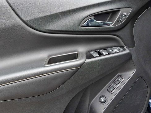 Used 2022 Chevrolet Equinox Premier AWD/4WD image 11