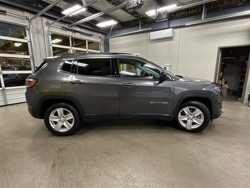 Used 2022 Jeep Compass Latitude image 6