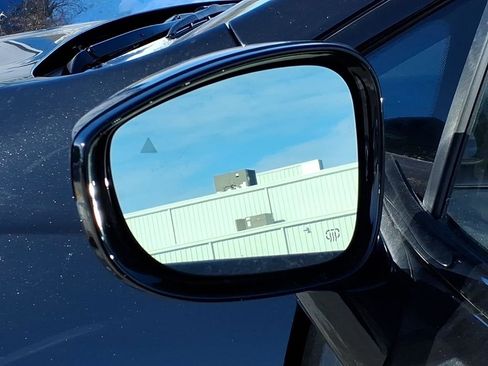 New 2026 Chrysler Pacifica Limited w/ Uconnect Theater Family Group image 24