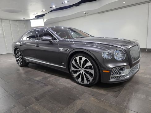 Used 2023 Bentley Flying Spur Azure image 28
