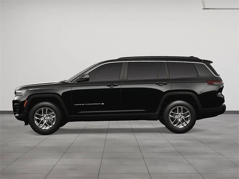 New 2023 Jeep Grand Cherokee L Laredo image 3