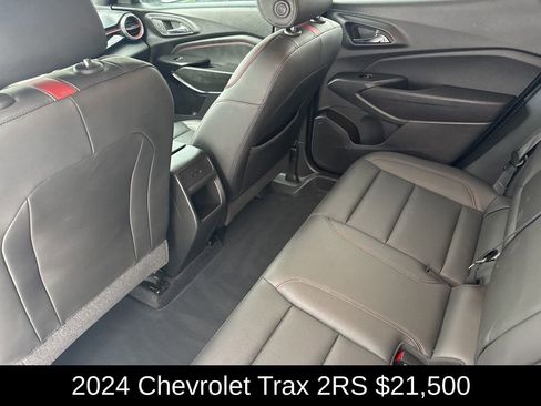 Used 2024 Chevrolet Trax RS w/ Sunroof Package image 11
