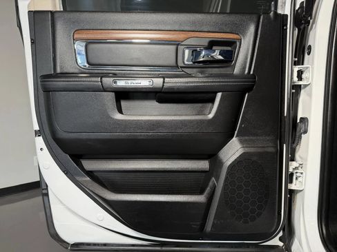 Used 2015 RAM 1500 Laramie w/ Convenience Group AWD/4WD image 19