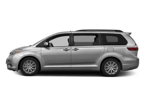Used 2016 Toyota Sienna XLE image 3