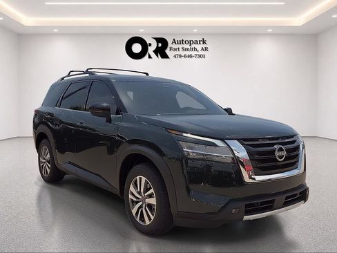 Used 2023 Nissan Pathfinder SL FWD image 1